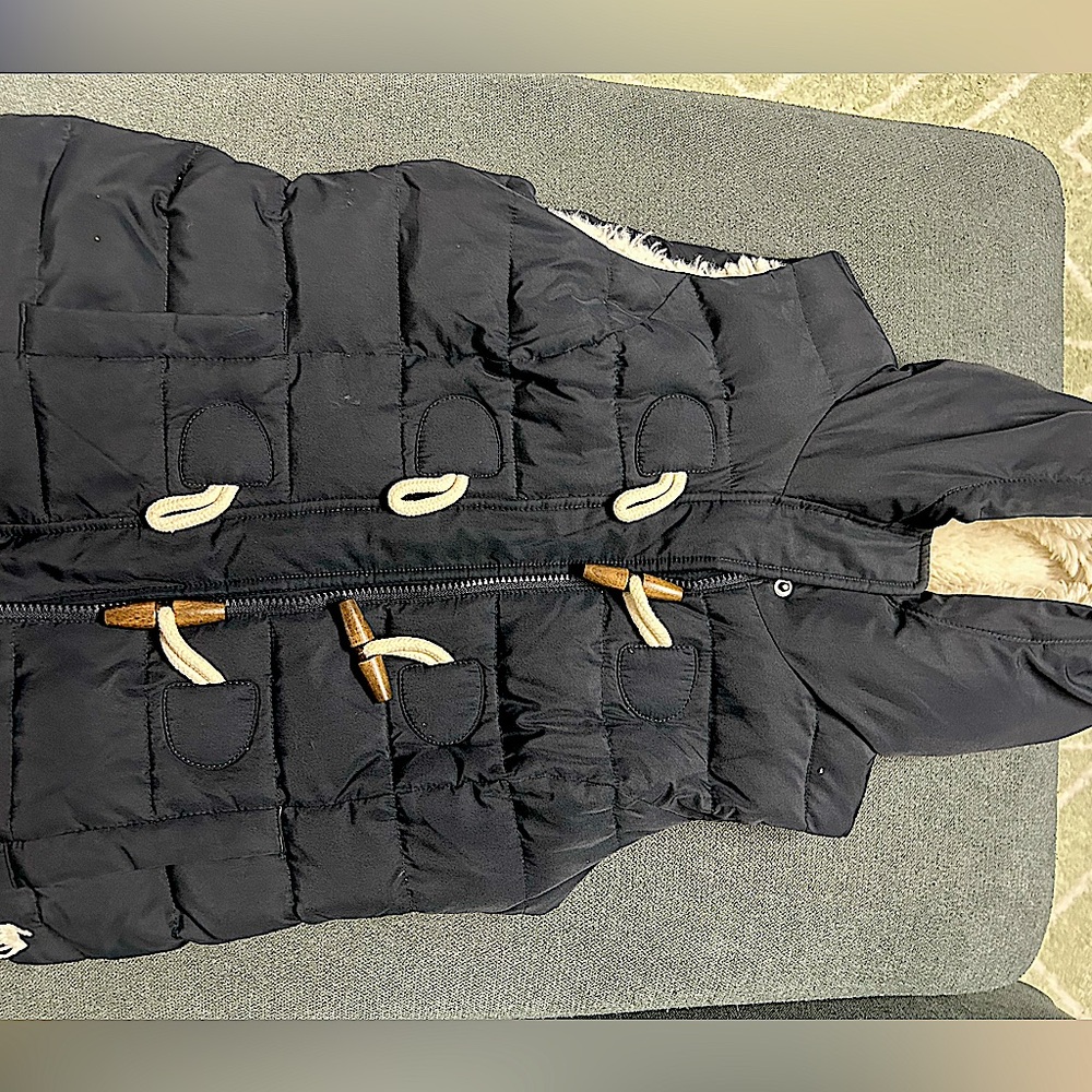 Navy blue Abercrombie and Fitch fuzzy puffer vest